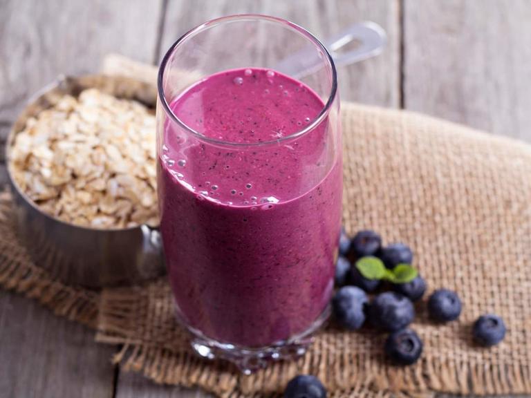 Oatmeal & berry protein shake 
