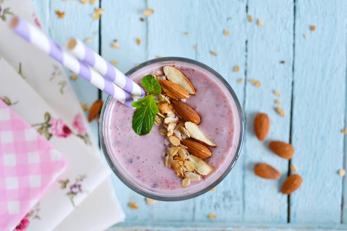 Banana, blueberry, and almond smoothie