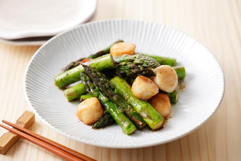 Pan-fried asparagus