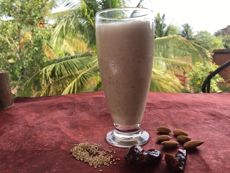 Protein shake with nuts and seeds 
